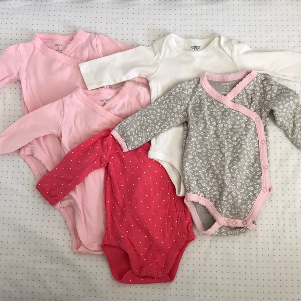 Bundle of 5 long sleeves Carter’s onesies 3M
